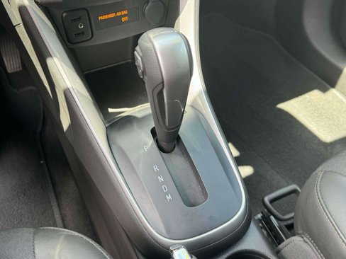 Used 2022 Chevrolet Trax LT w/ LT Convenience Package image 29