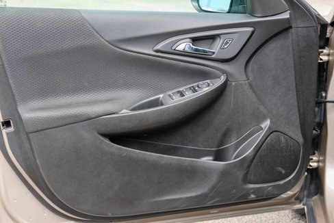 Used 2025 Chevrolet Malibu LT image 9