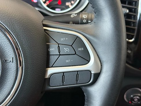 Used 2018 Jeep Compass Latitude w/ Popular Equipment Group image 13