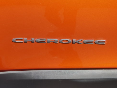 Used 2016 Jeep Cherokee Trailhawk w/ Trailer Tow Group image 19
