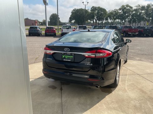 Used 2018 Ford Fusion S image 4