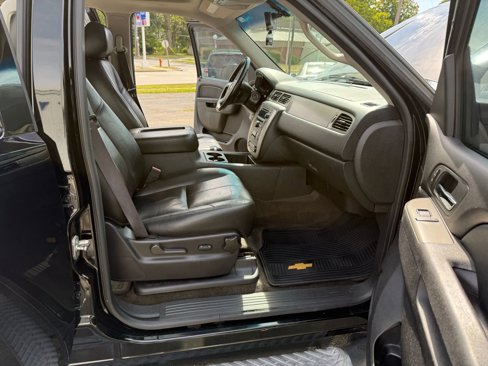 Used 2012 Chevrolet Tahoe LT w/ Suspension Package, Off-Road image 12