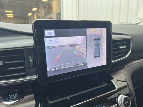 Used 2022 Ford Explorer Limited w/ Equipment Group 301A image 31