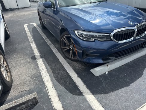 Used 2022 BMW 330i Sedan w/ Driving Assistance Package image 9
