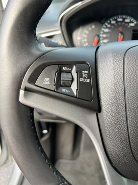 Used 2022 Chevrolet Trax LT w/ Redline Edition image 24