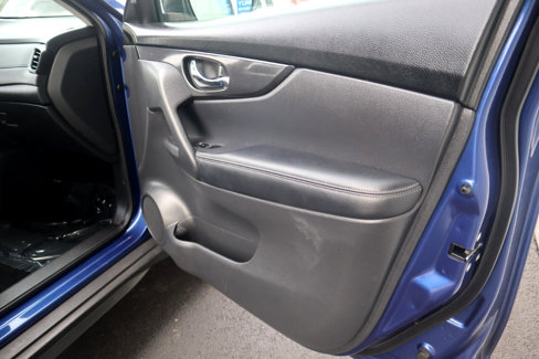 Used 2018 Nissan Rogue S image 37