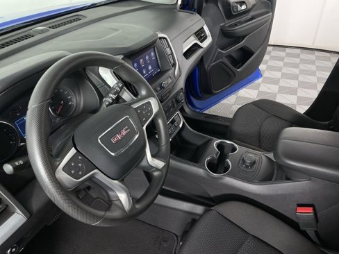 Used 2024 GMC Terrain SLE image 19