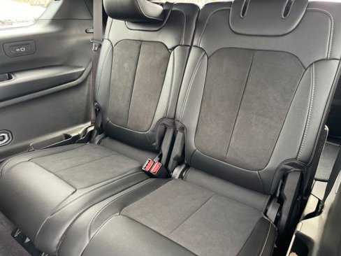 New 2025 Jeep Grand Cherokee L Altitude image 24