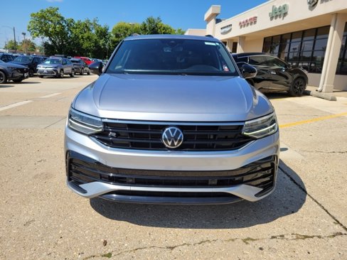 Used 2022 Volkswagen Tiguan SE R-Line image 4