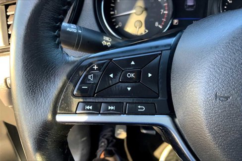 Used 2019 Nissan Rogue SV image 22