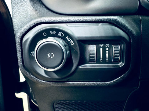 Used 2021 Jeep Wrangler Unlimited Sport image 39