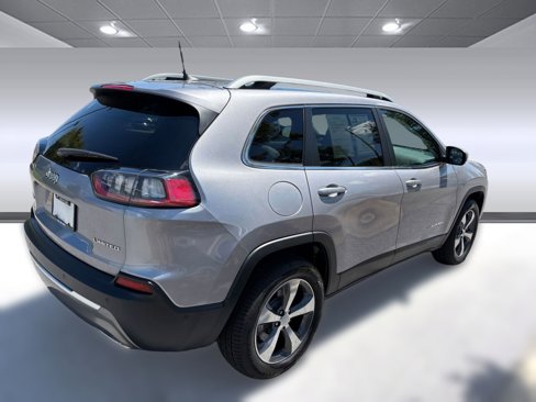 Used 2019 Jeep Cherokee Limited w/ Luxury Group image 9