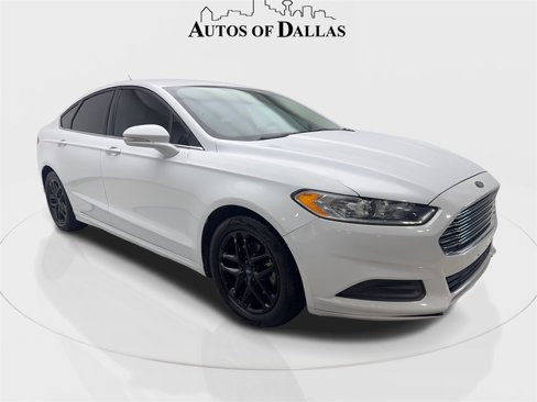 Used 2016 Ford Fusion SE image 4