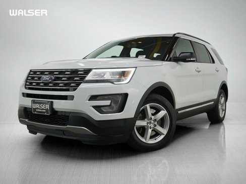 Used 2016 Ford Explorer XLT w/ Equipment Group 201A image 1