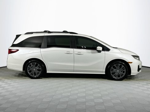 Used 2025 Honda Odyssey Touring image 4