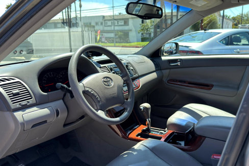 Used 2005 Toyota Camry XLE image 9