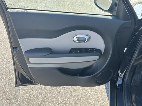 Used 2015 Kia Soul image 13