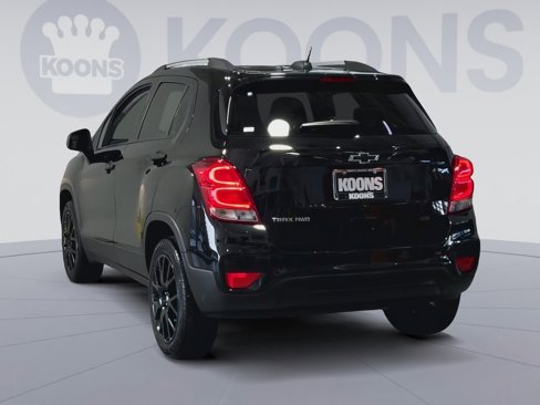 Used 2022 Chevrolet Trax LT w/ Midnight Edition image 11