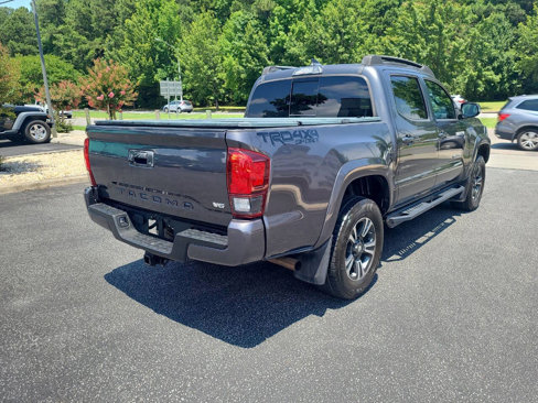 Used 2018 Toyota Tacoma TRD Sport image 7
