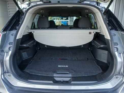 Used 2016 Nissan Rogue SV w/ SV Premium Package image 27
