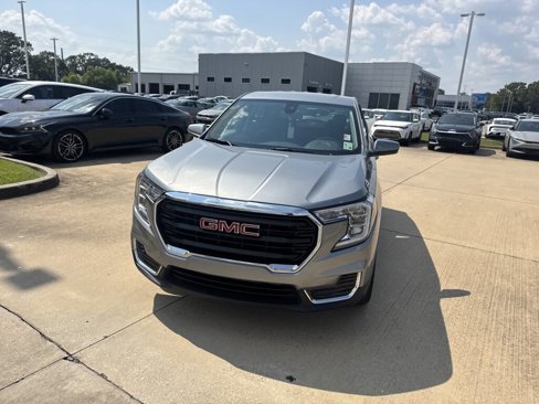 Used 2023 GMC Terrain SLE w/ LPO, Floor Liner Package image 5