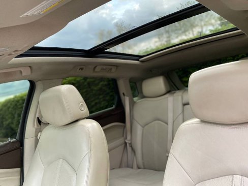 Used 2012 Cadillac SRX Luxury image 10