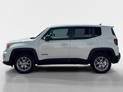 Used 2023 Jeep Renegade Latitude image 2