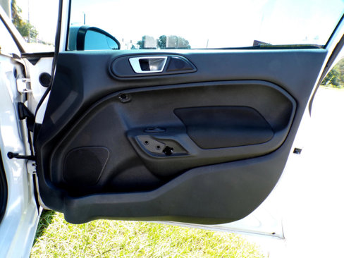Used 2014 Ford Fiesta SE w/ Equipment Group 201A image 21