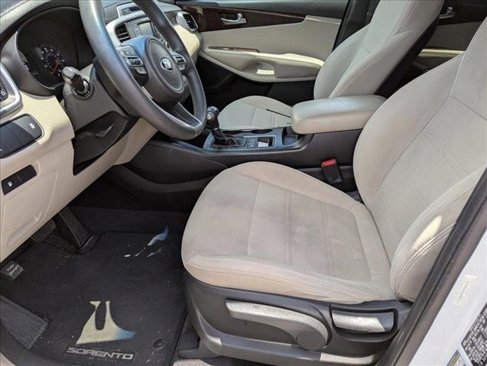 Used 2017 Kia Sorento LX image 12