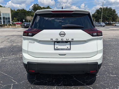 Used 2024 Nissan Rogue S image 6