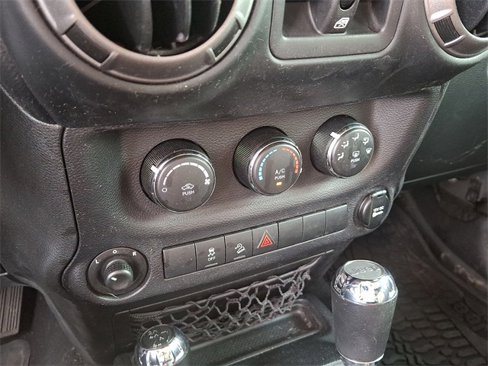 Used 2018 Jeep Wrangler Unlimited Sport S image 17