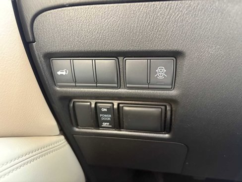 Used 2020 Nissan Armada SL image 35