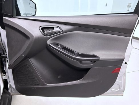 Used 2012 Ford Focus SE image 16