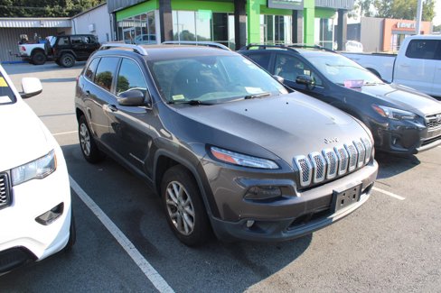 Used 2017 Jeep Cherokee Latitude w/ Safety/Convenience Group image 3