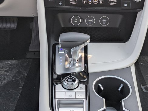 New 2025 Genesis G70 2.5T image 15