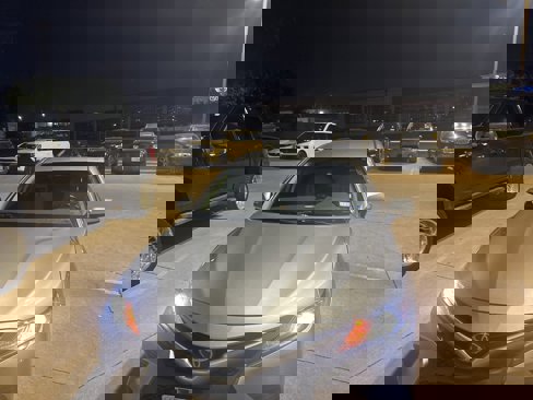 Used 2020 Toyota Camry SE image 2