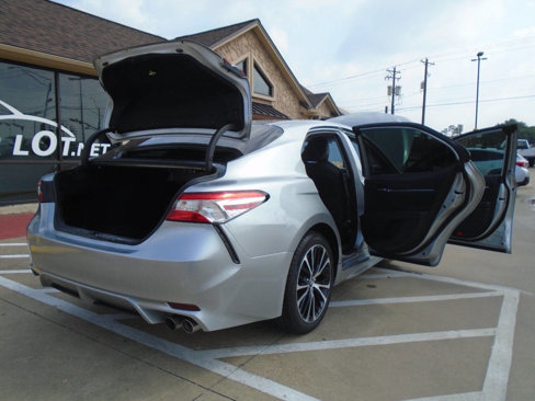Used 2020 Toyota Camry SE image 22