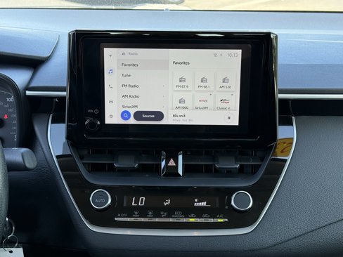 Used 2023 Toyota Corolla LE image 3
