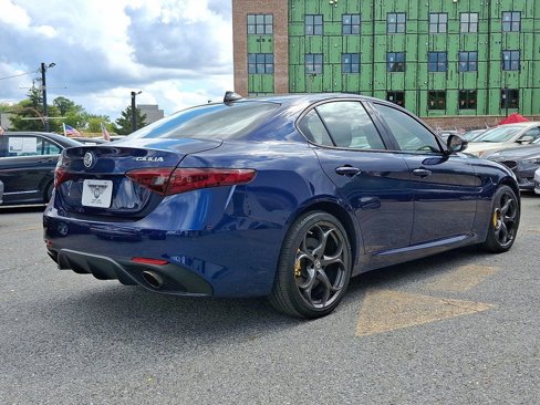 Used 2017 Alfa Romeo Giulia Ti w/ TI 19" Sport Package image 4
