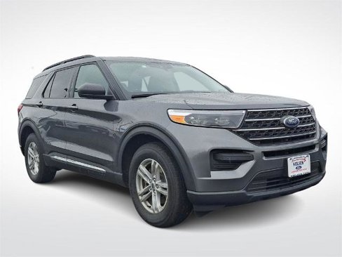 Certified 2022 Ford Explorer XLT image 1
