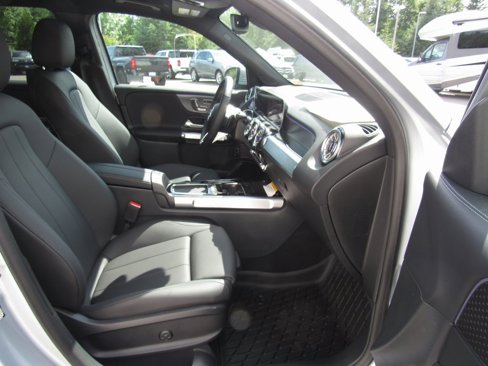 New 2025 Mercedes-Benz GLB 250 4MATIC image 19