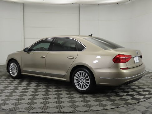Used 2016 Volkswagen Passat 1.8T SE image 7
