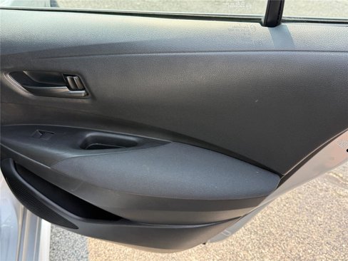 Used 2022 Toyota Corolla LE image 9