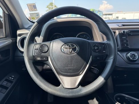 Used 2018 Toyota RAV4 LE image 18