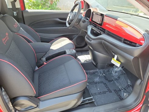 New 2024 FIAT 500 e (RED) image 16