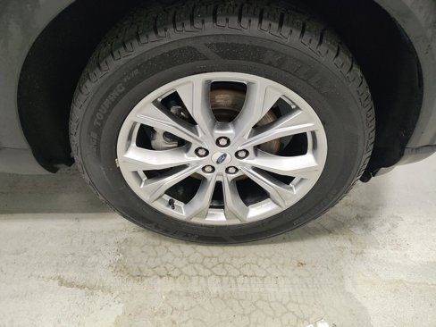 Used 2023 Ford Explorer XLT w/ Equipment Group 202A image 4