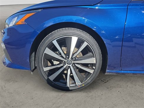 Used 2022 Nissan Altima 2.5 SR image 14