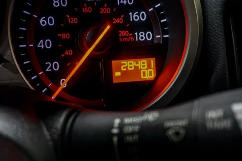 Used 2010 Nissan 370Z Touring image 20
