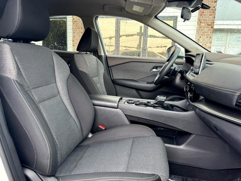 Used 2021 Nissan Rogue SV image 31