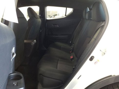 Used 2019 Toyota C-HR XLE image 15